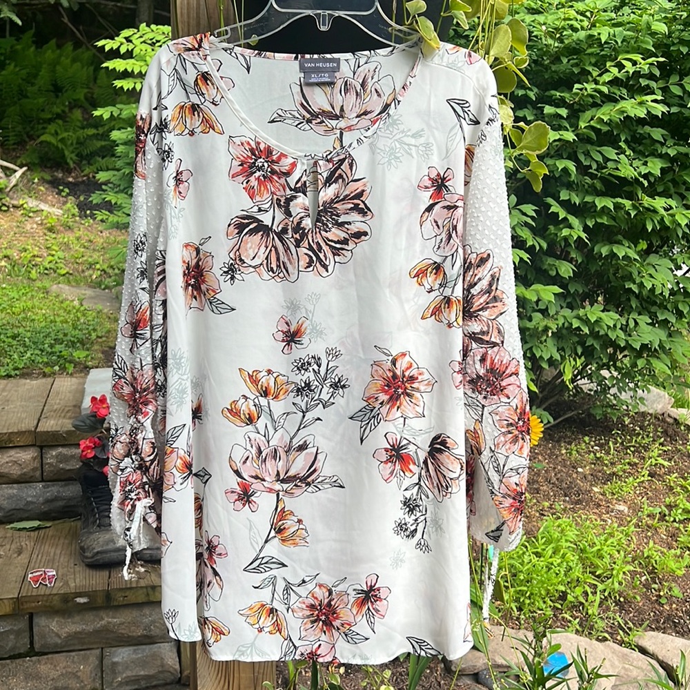 Floral, flowy blouse size XL